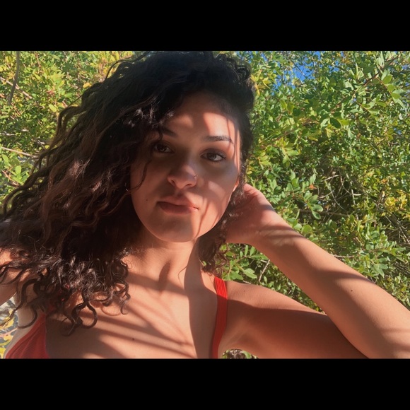 Meet your Posher, Asya - Picture 1 of 1